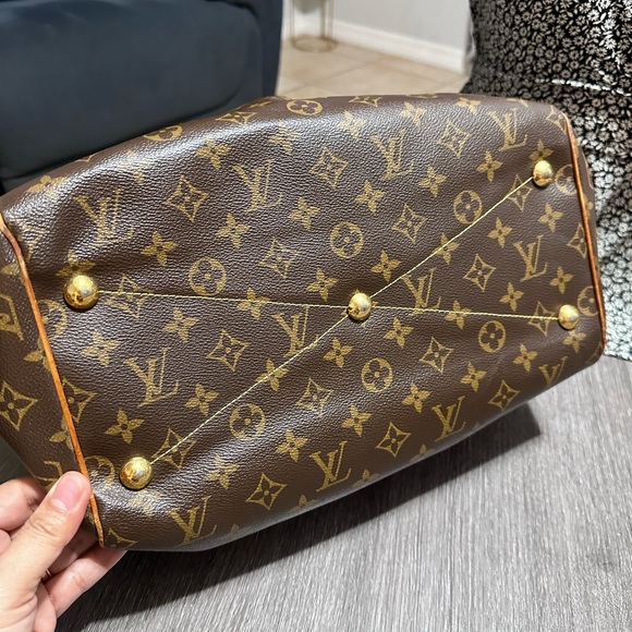 Authentic Louis Vuitton Tivoli GM - Picture 3 of 7